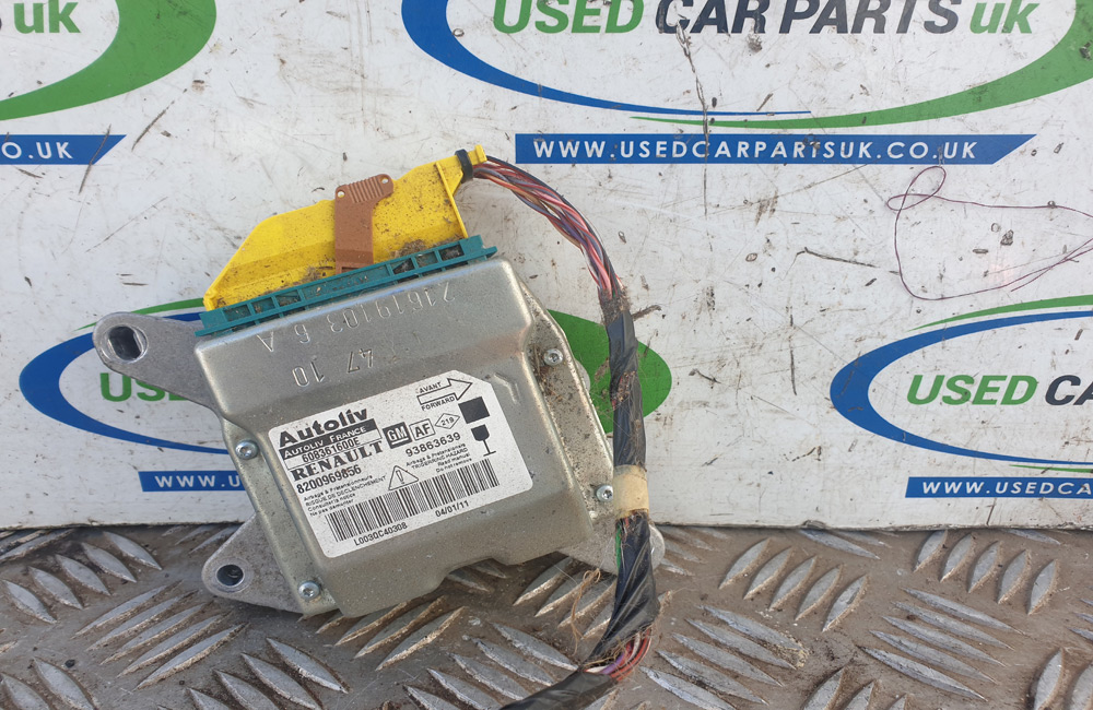 Vauxhall Vivaro MK1 airbag module 8200969856 93863639 Used Car Parts UK