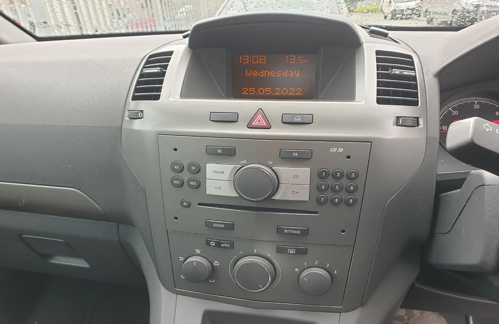 Vauxhall Zafira B CDTI dash display screen 13275085 Used Car Parts UK