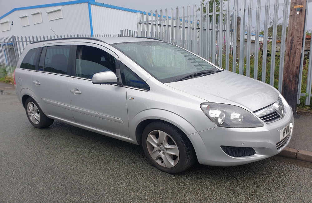 Vauxhall Zafira B Boot Tailgate Gas Lift Struts 13128759 | Used Car