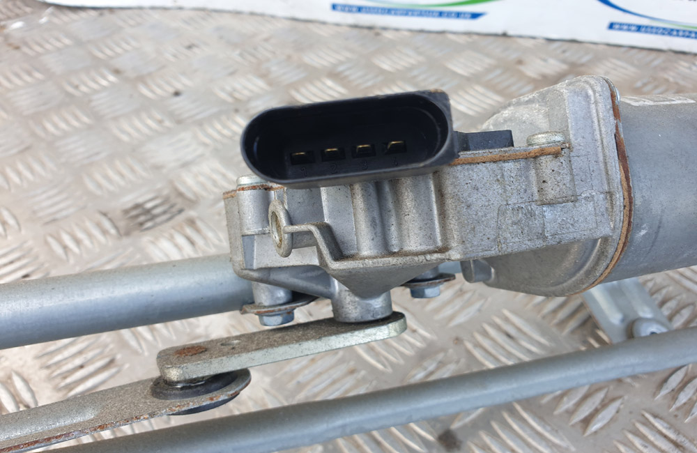 Vauxhall Zafira B front wiper motor 404977 Used Car Parts UK