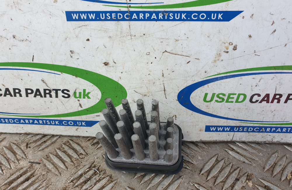 Vauxhall Zafira B heater resistor card 90566802 Used Car Parts UK