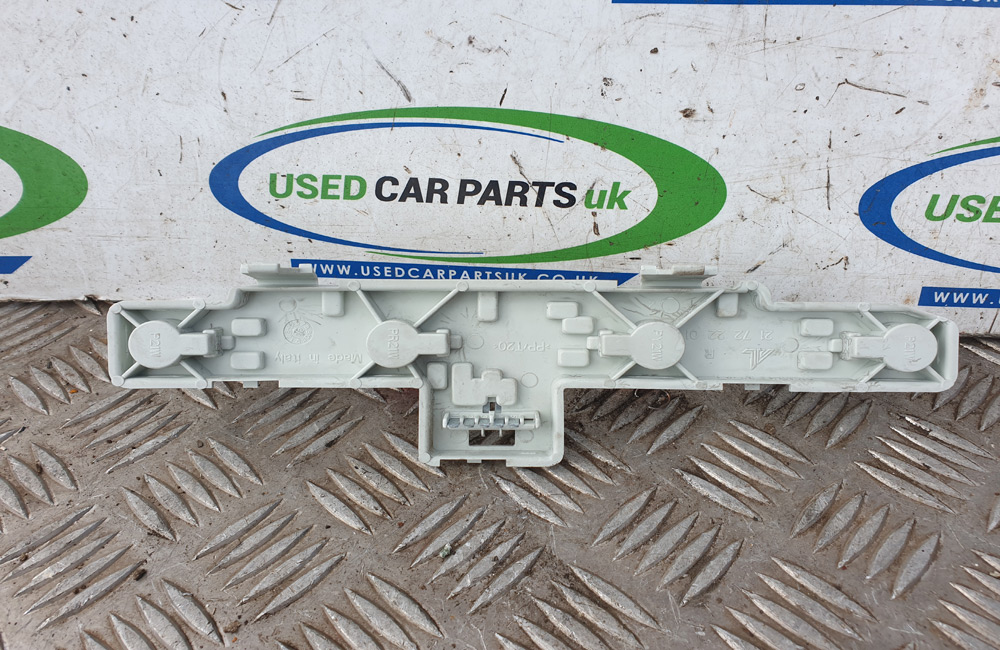 Vauxhall Zafira B rear light bulb holder 21722201 Used Car Parts UK