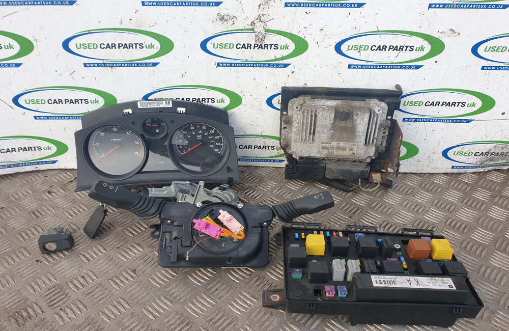 Vauxhall Zafira B 1.9 CDTI ECU Kit 0281014024 55205622 Used Car Parts UK