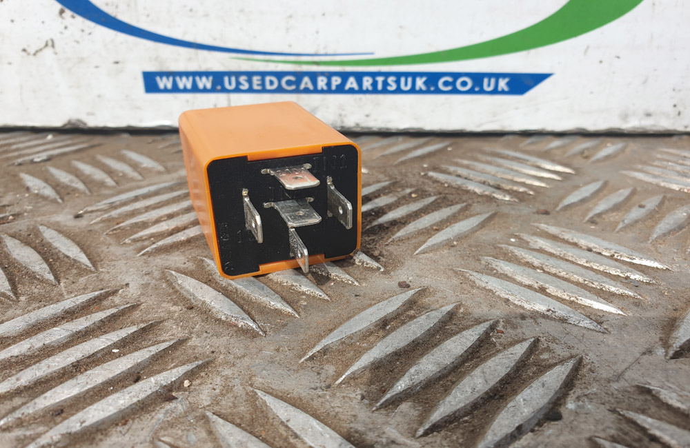 Vauxhall Zafira relay 09185826 Used Car Parts UK