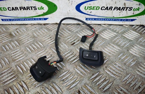 Dacia Sandero Stepway Steering Wheel Stereo Control Buttons
