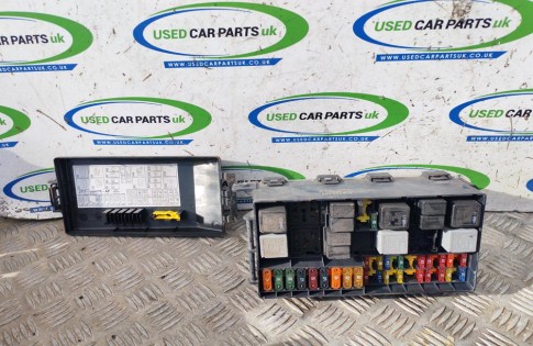 Ford Transit Connect MK1 1.8 TDDI Fuse Box Relays 2T1T-14A067-AD Engine Bay