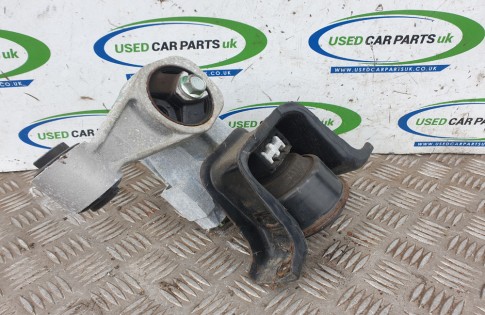 Nissan Juke engine mount bracket 2014-2019 1.5 DCI