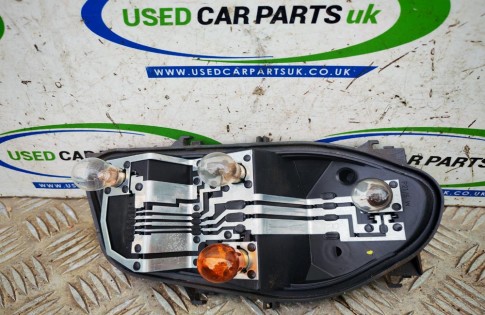 Renault Clio MK3 5 Door 2005-2009 Drivers Rear Brake Light Bulb Holder 89035086