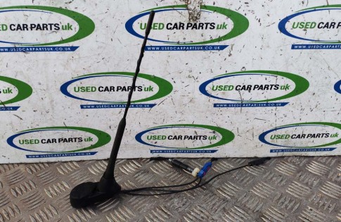 Seat Leon 2006-2012 GPS SAT NAV Aerial Base Antenna Mount 5P0035501D (1)