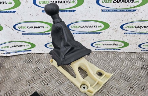 Suzuki Swift SZ2 2010-2017 Gear Stick Shift Gaiter Knob Surround (1)