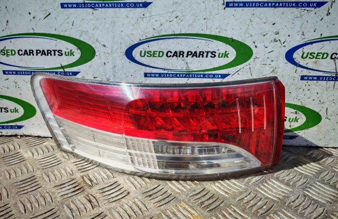 Toyota Avensis MK3 Estate 2009-2011 Passengers Rear Left Outer Tail Brake Light Lamp (1)