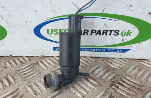 Toyota Corolla MK9 washer pump motor front 2001-2007 black