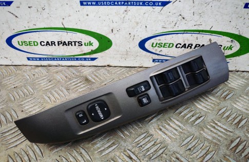 Toyota Prius MK2 Window Switch 4 Way Drivers Front Door 84820-47012