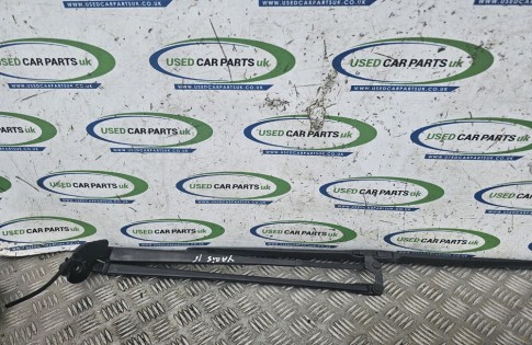 Toyota Yaris MK3 2014-2017 Front Windscreen Wiper Arm