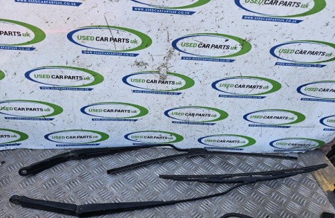 Volvo XC90 MK1 2003-2007 Front Windscreen Wiper Arm Pair 8693599 8620842 (1)