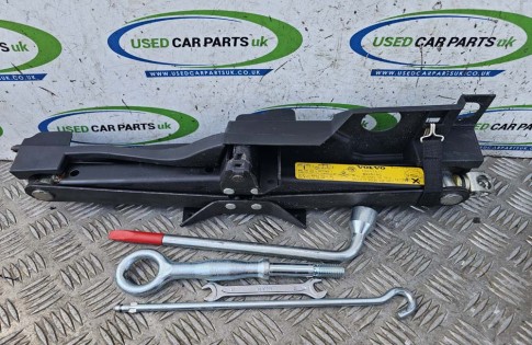 Volvo XC90 MK1 Wheel Jack Brace Tow Eye Hook 30647621