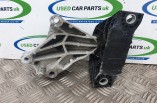 Dacia Logan MCV MK2 drivers side top petrol engine mounting bracket bush