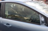 Ford Focus door window glass drivers front right 2005-2007 hatchback