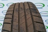 Nissan Qashqai alloy wheel and 17 inch tyre