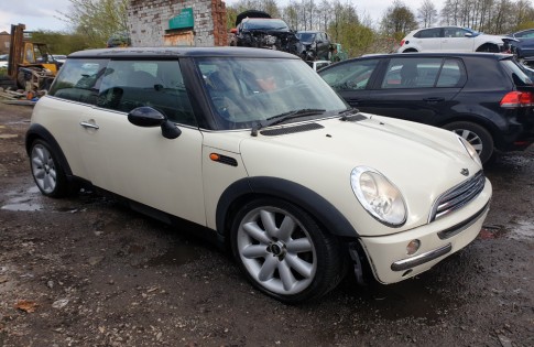 Mini Cooper R50 Breaking Spares Parts